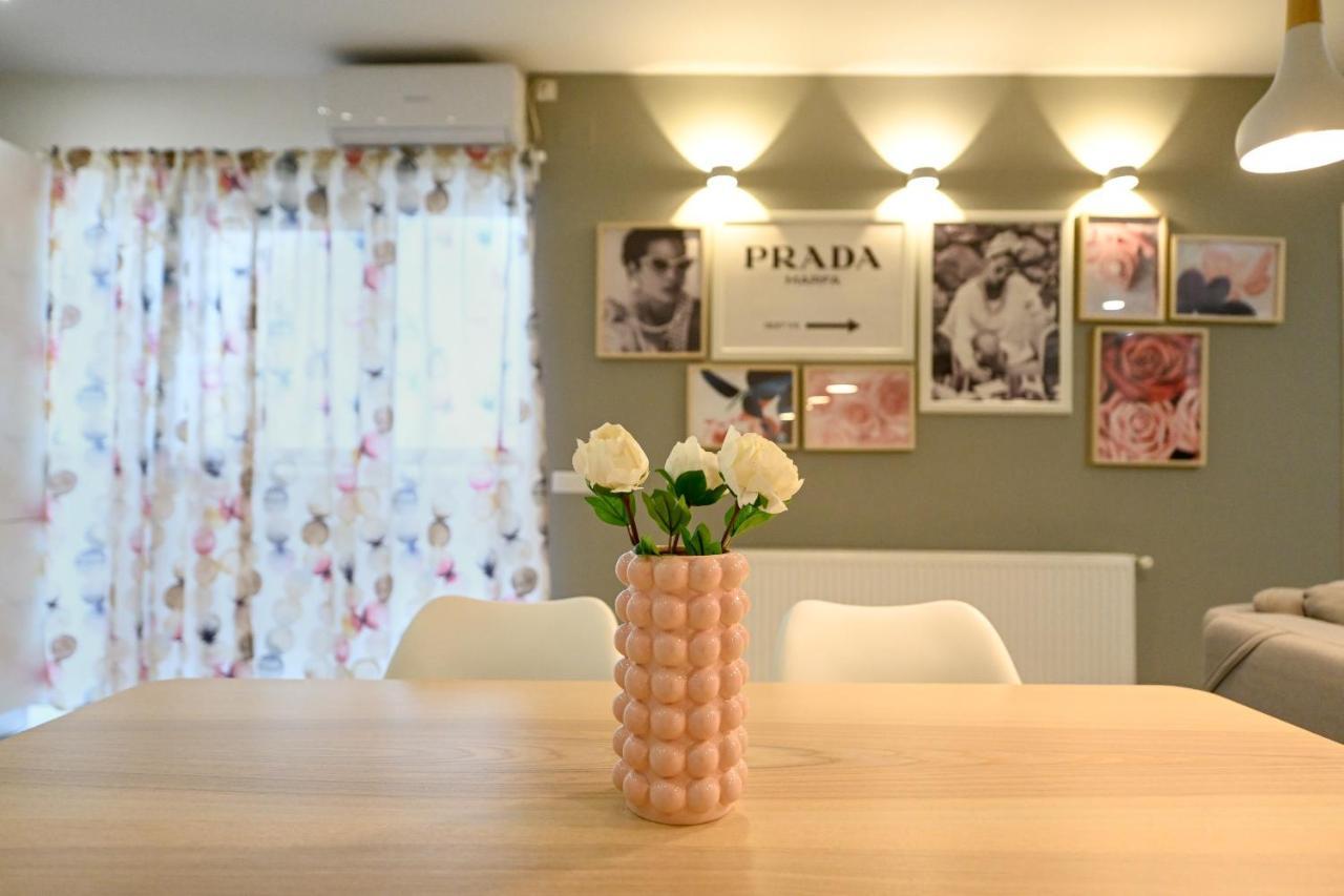 Splendid 2Br Apartment With Breathtaking Views Of Casa Poporului Bucarest Exterior foto