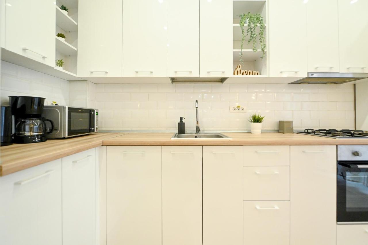 Splendid 2Br Apartment With Breathtaking Views Of Casa Poporului Bucarest Exterior foto