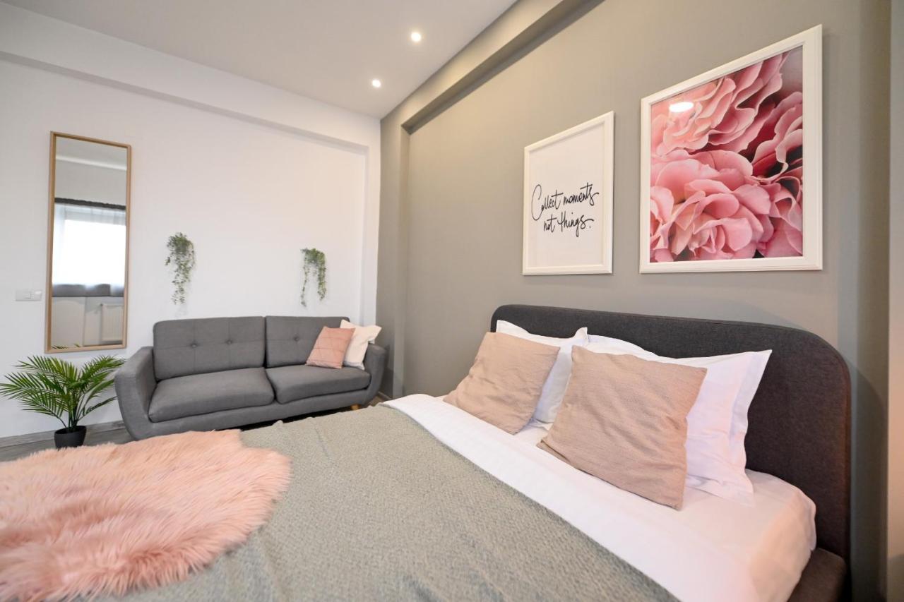 Splendid 2Br Apartment With Breathtaking Views Of Casa Poporului Bucarest Exterior foto