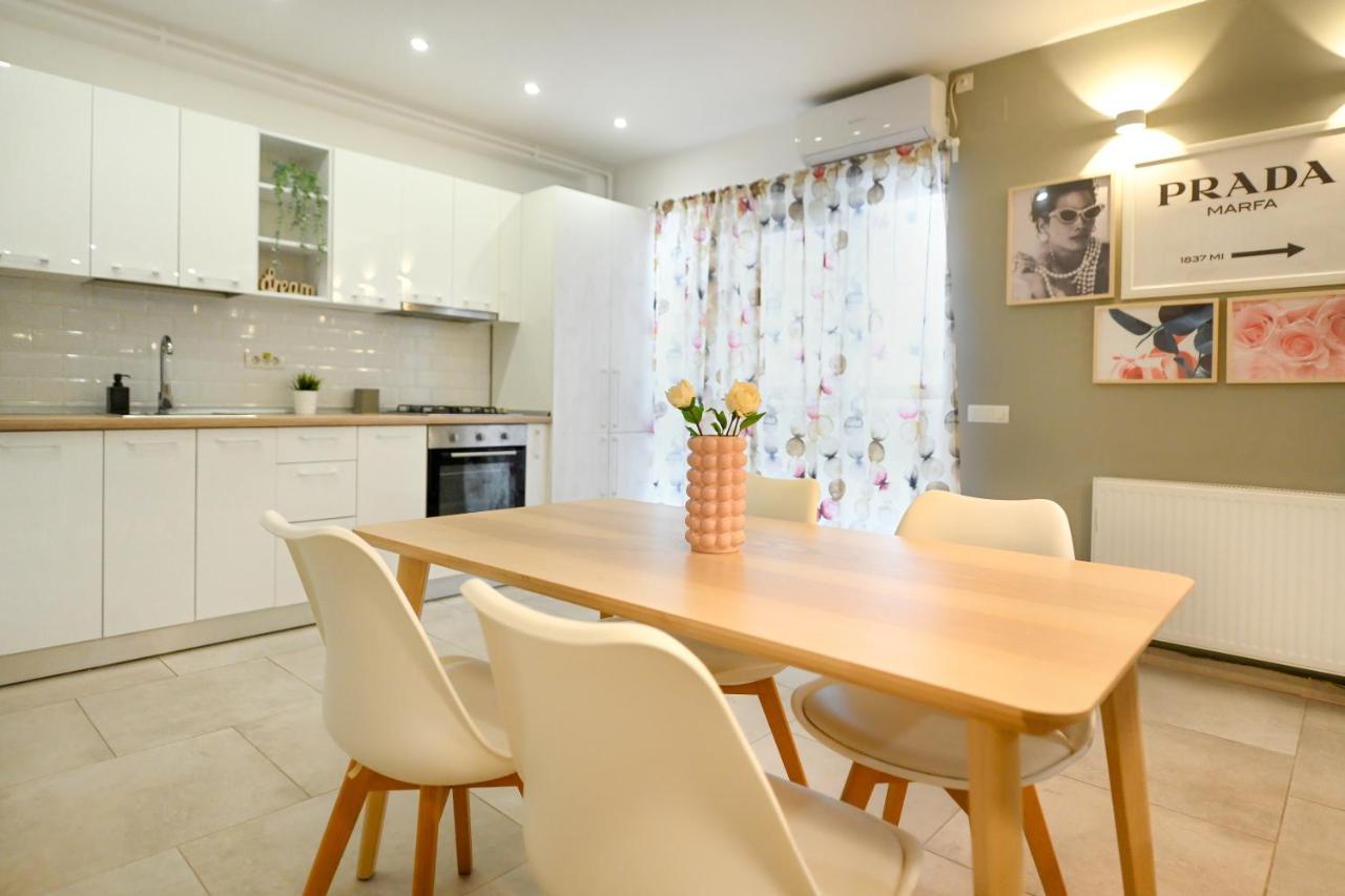 Splendid 2Br Apartment With Breathtaking Views Of Casa Poporului Bucarest Exterior foto